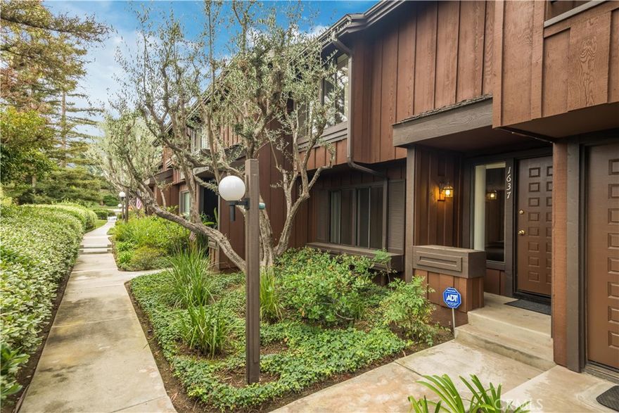 Bright and inviting unit located in The Gardens, one of San Pedro’s most sought-after communities. This spacious townhome offers three well-sized bedrooms, including one with custom built-in bookcases, and two-and-a-half bathrooms. The primary suite features an ensuite bath, and a generous walk-in closet. Additional highlights include smooth ceilings, ceiling fans, brand-new carpet upstairs, and abundant storage throughout. The lower level boasts wood-look tile flooring, recessed lighting, solid-surface countertops, stainless steel appliances, and a sliding glass door that opens to a private outdoor patio—perfect for relaxing or entertaining. A two-car garage provides even more convenience with abundant shelving and laundry hook-ups.
Residents enjoy central heating and air conditioning, plenty of additional parking, as well as access to resort-style amenities including a community pool and tennis/pickleball courts. All set within a serene, park-like environment, this beautiful unit is ready to welcome its next tenant.