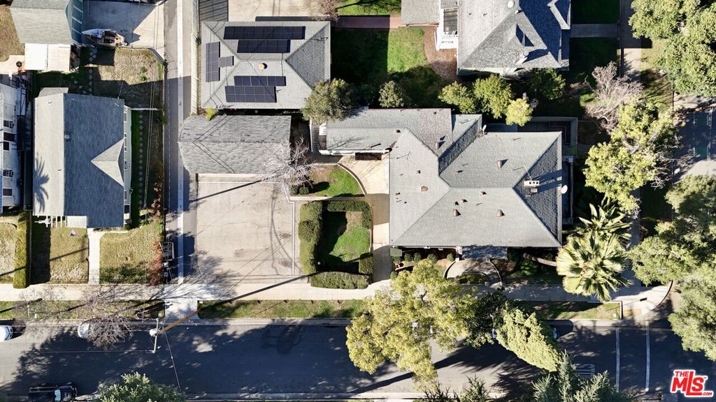 101 W Fern Avenue