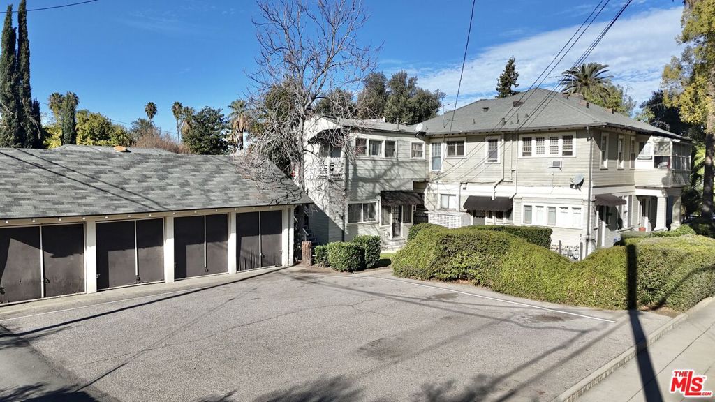 101 W Fern Avenue