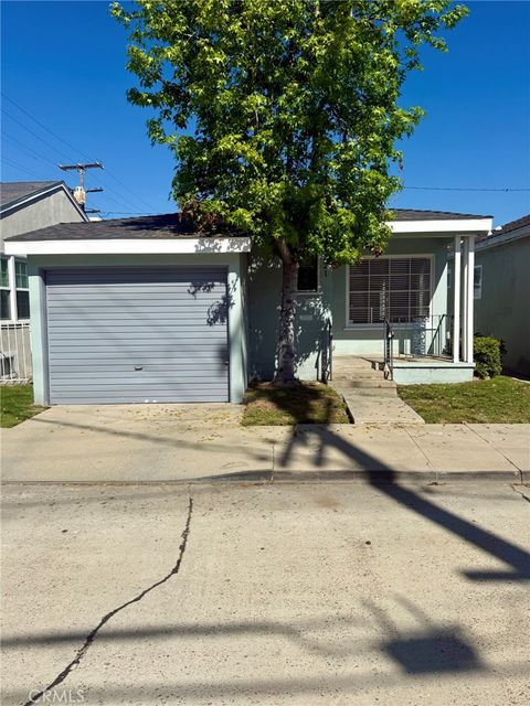 Photo of 221 Angelo Walk Walk, Long Beach, CA 90803 (MLS # PW26060459)