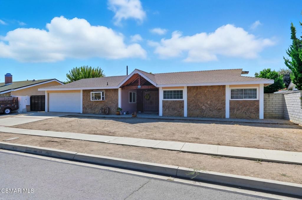 Photo of 2945 Dalhart Avenue, Simi Valley, CA 93063 (MLS # 225004978)