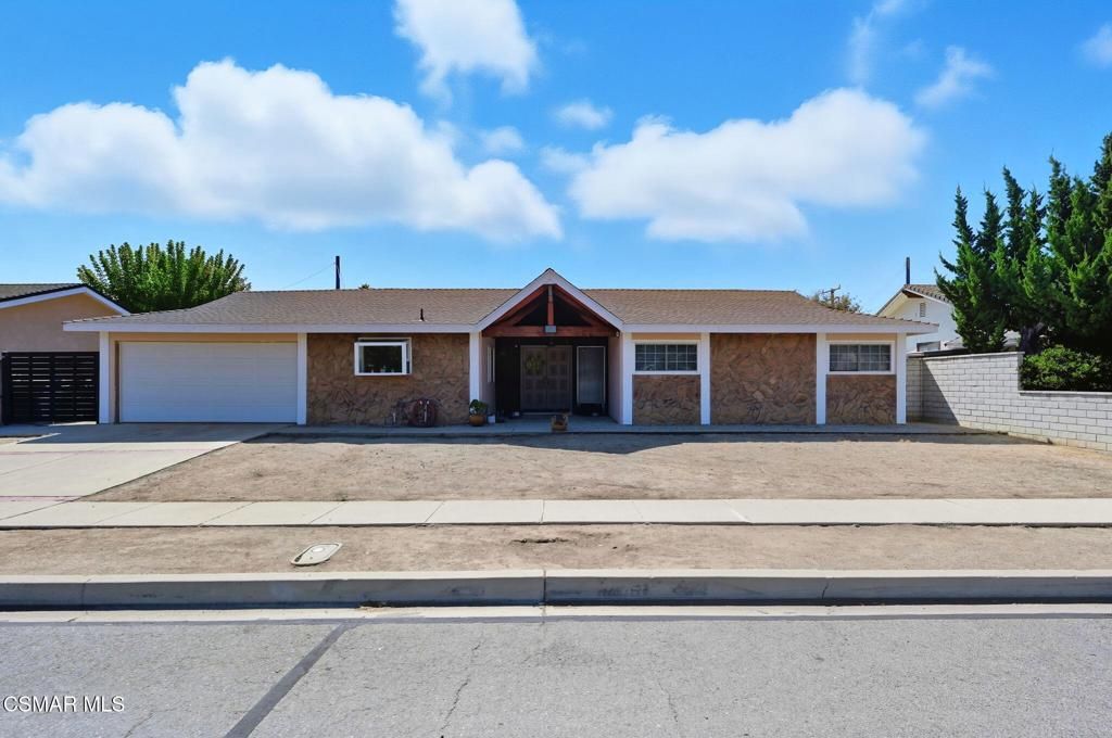 Photo of 2945 Dalhart Avenue, Simi Valley, CA 93063 (MLS # 225004978)