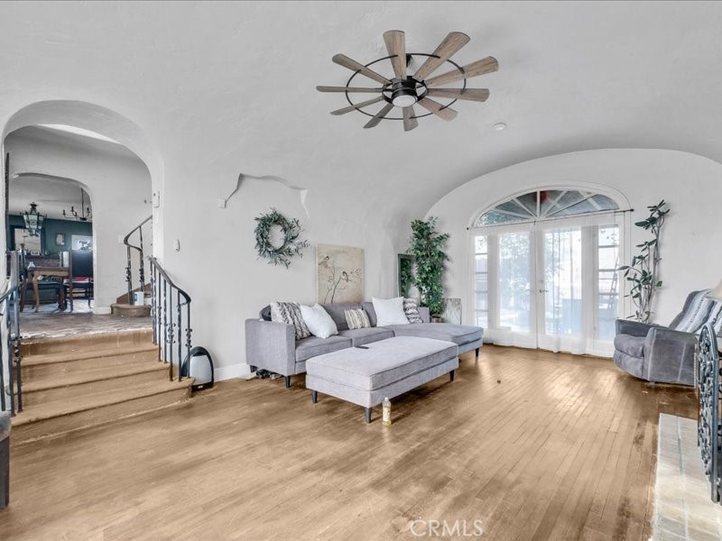5601 Bain