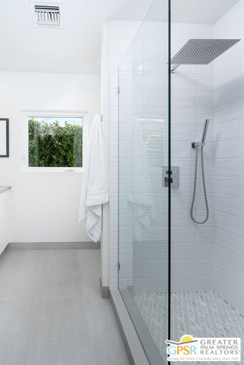 Movie Colony East - Residential