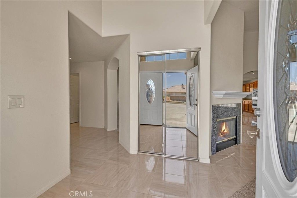 Photo of 8674 Dumosa Ave, Yucca Valley, CA 92284 (MLS # JT26095446)