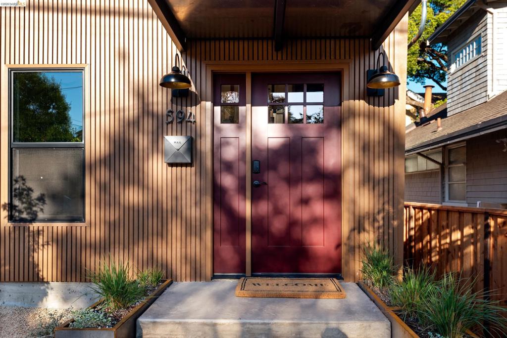 Properties 2 594 Kenmore Ave