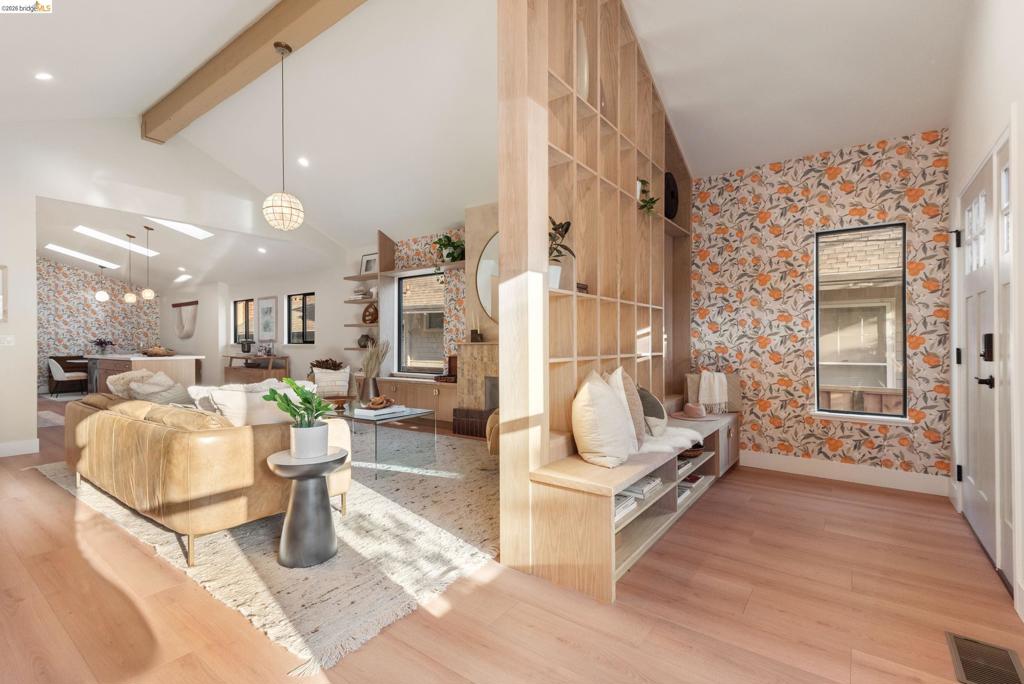 Properties 4 594 Kenmore Ave