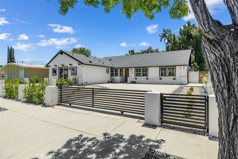 22306 Marlin Place Canoga Park CA 91303