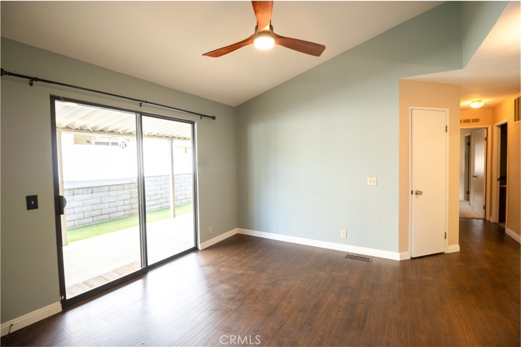 10961 Desert Lawn Dr 72