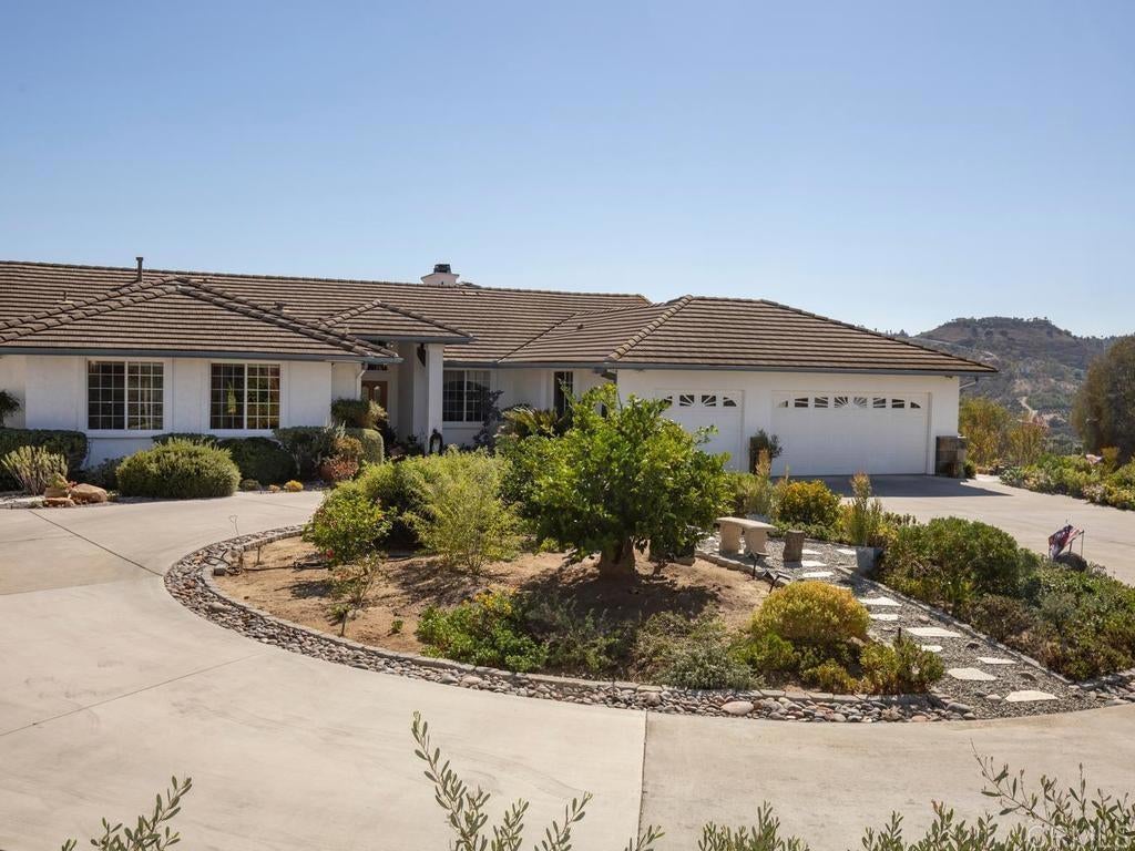 31255 Via Mariposa Court