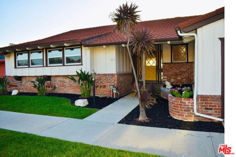 Photo of 4623 Don Miguel Drive, Los Angeles, CA 90008 (MLS # 26991125)