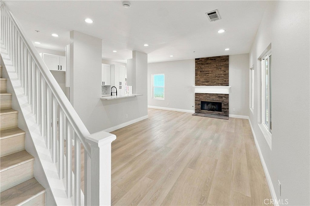 25544 Portola
