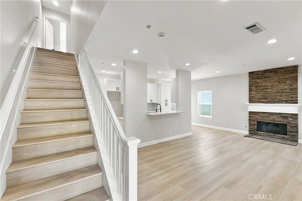 25544 Portola