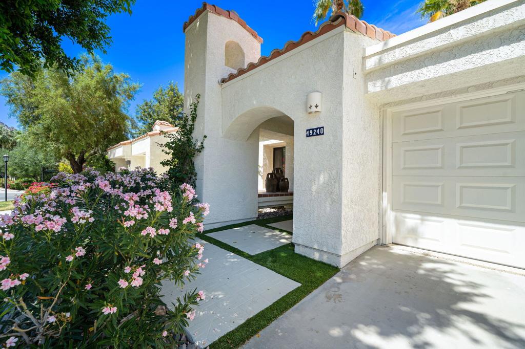 49240 Avenue Vista Bonita