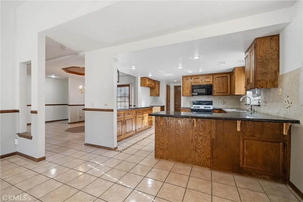 Lancaster, California 93536, United States, 3 Bedrooms Bedrooms, ,2 BathroomsBathrooms,Residential,Active,96394