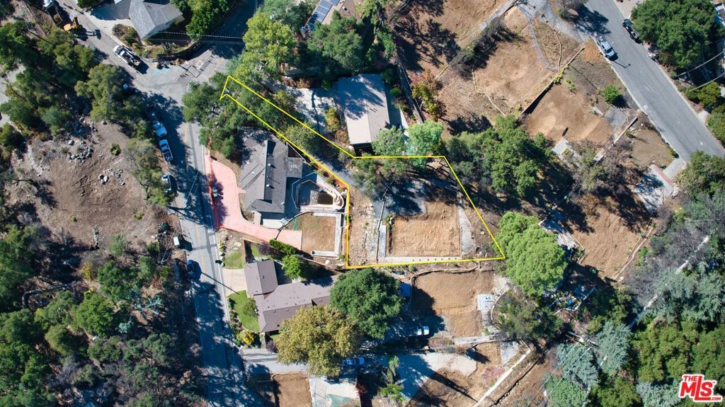 Photo of 3125 Rubio Canyon Road, Altadena, CA 91001 (MLS # 25609509)