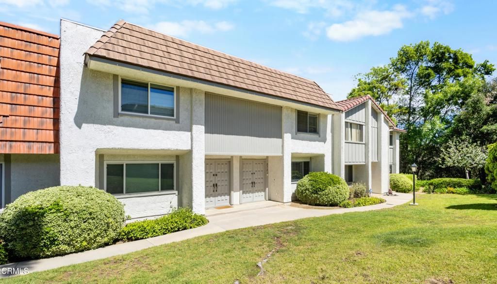Photo of 272 Green Moor Place, Thousand Oaks, CA 91361 (MLS # V1-35714)