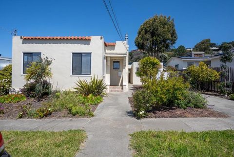 Photo of 263 Pacific Avenue, Pacifica, CA 94044 (MLS # ML82049207)