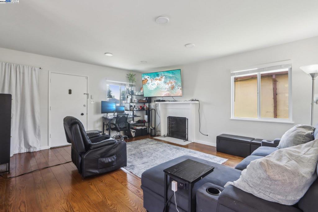 759 Bishop Ave