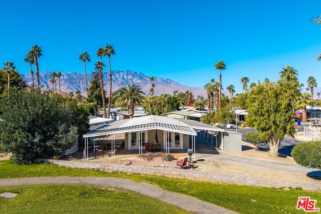 Date Palm Country Cl - Manufactured In Park