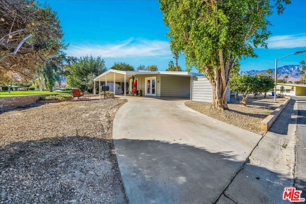 Date Palm Country Cl - Manufactured In Park