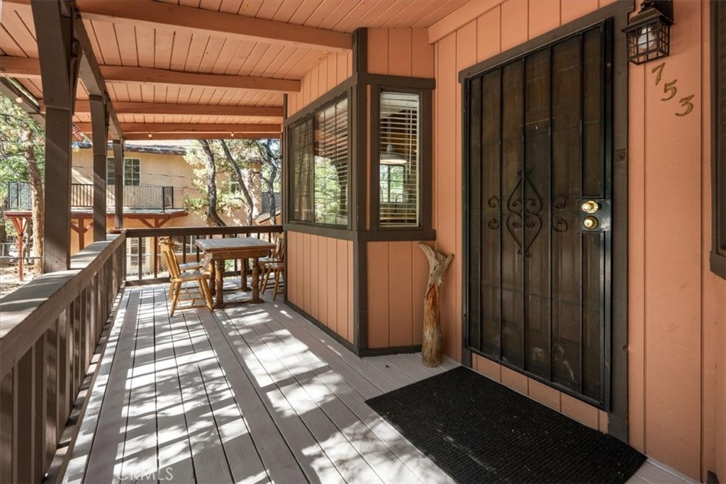 753 Sunset Lane