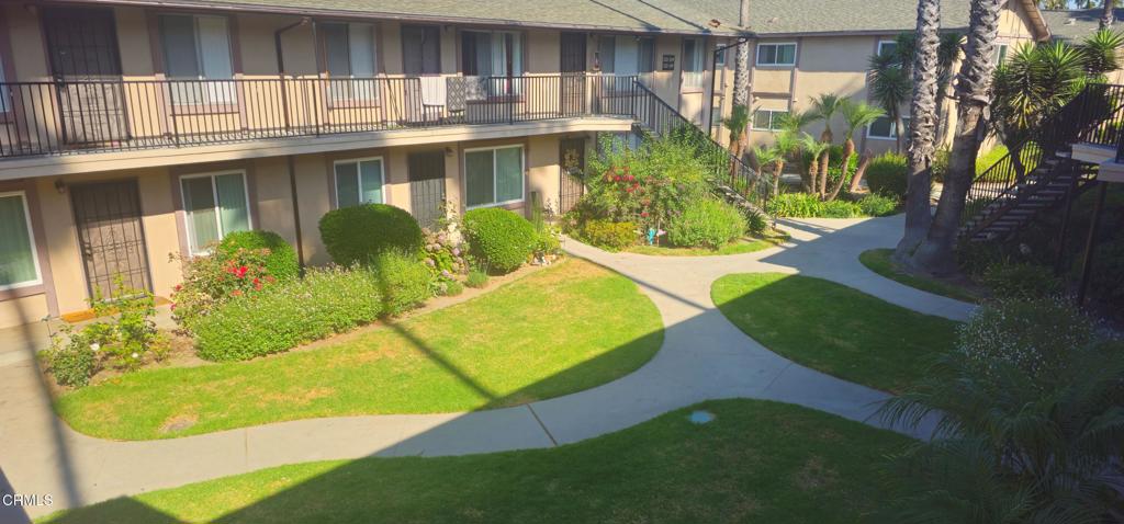 Condo for rent on the North Side of Oxnard, 1 bedroom, 1 Bath, Livingroom, kitchen and a 1 private parking space for one car, with a pool and a playground, located on the corner of H St. and Gonzalez, two story building.