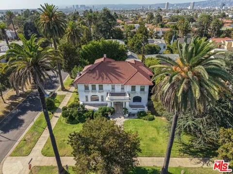 1685 S Victoria Avenue, Los Angeles, CA 90019 - MLS#: 25548679