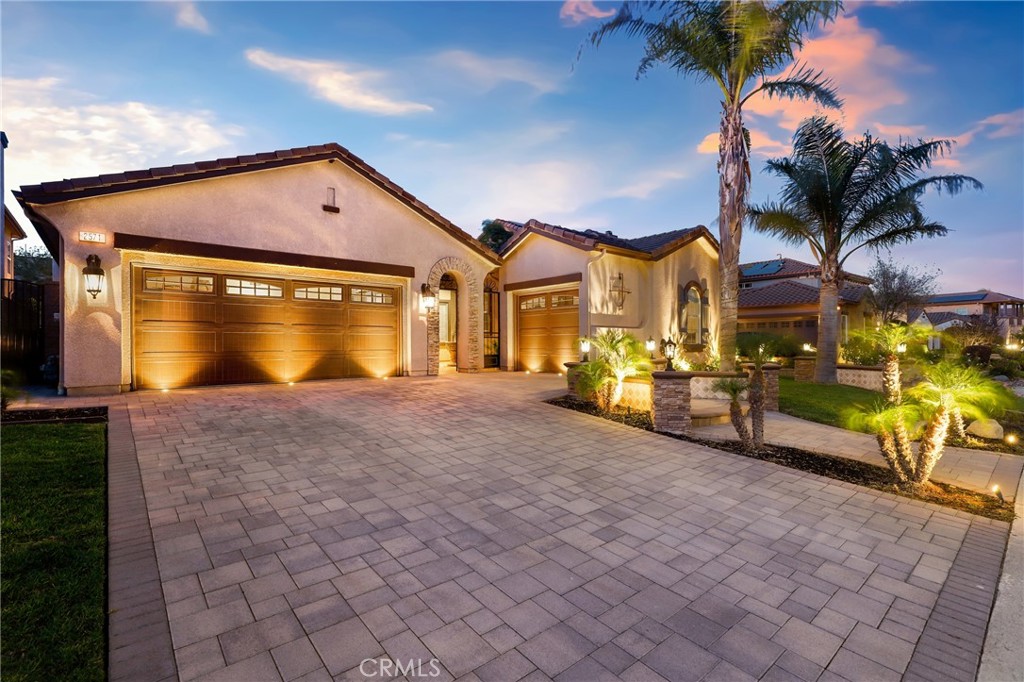 2571 N skytop Court