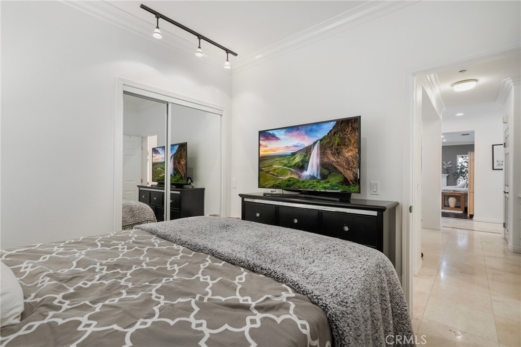 Serrano Heights - Residential