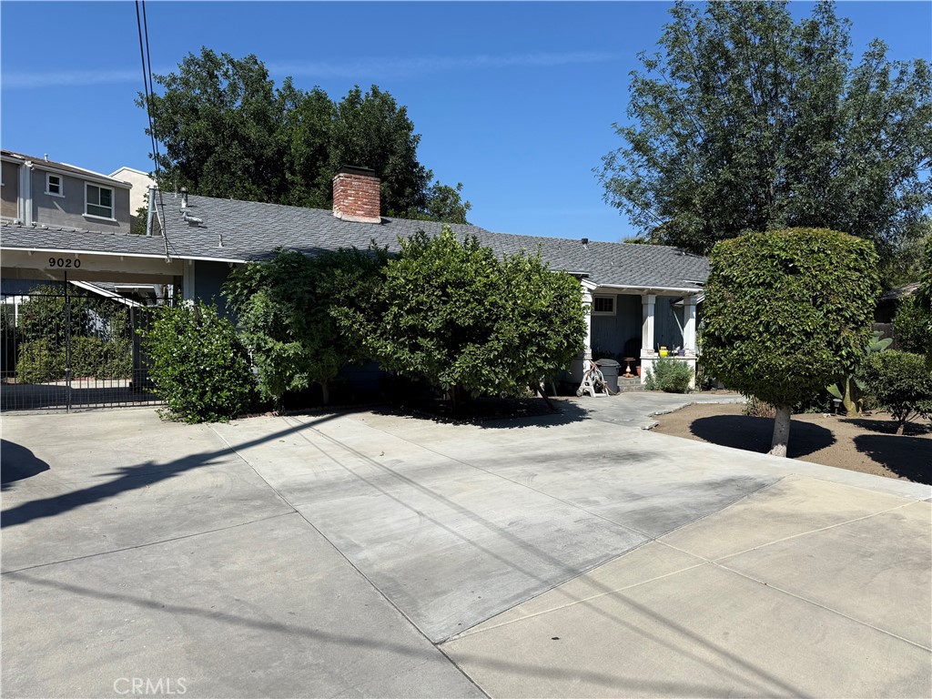Rare opportunity in Panorama City! Sitting on nearly half an acre, this unique property features three separate homes on one expansive lot, offering endless possibilities for multi-generational living or investment income.
The main home offers 4 spacious bedrooms and 2 bathrooms, while the second home features 2 bedrooms and 1 bathroom, and the third home includes 1 bedroom and 1 bathroom. Tucked away on a quiet cul-de-sac, the property provides extra privacy and a peaceful atmosphere.
Enjoy the abundance of greenery, open space, and a sparkling pool—perfect for relaxing or entertaining. A large driveway offers ample parking for multiple vehicles. Whether you’re looking for a family compound, rental income potential, or room to expand, this one-of-a-kind property is a must-see!