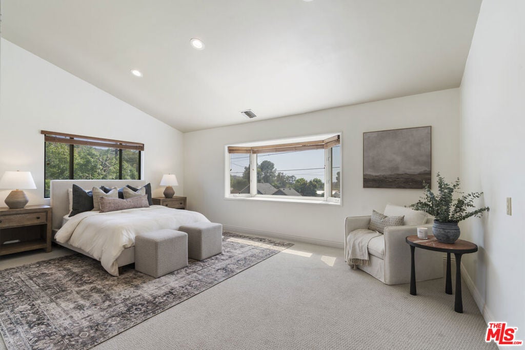 9144 Del Arroyo Drive