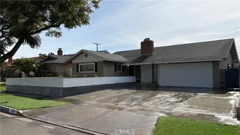 5410 W Davit Avenue, Santa Ana, CA 92704 - MLS#: TR26019099