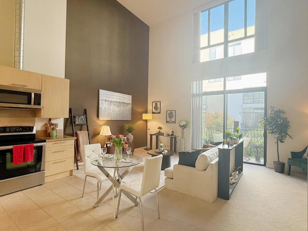 88 Bush Street 2202