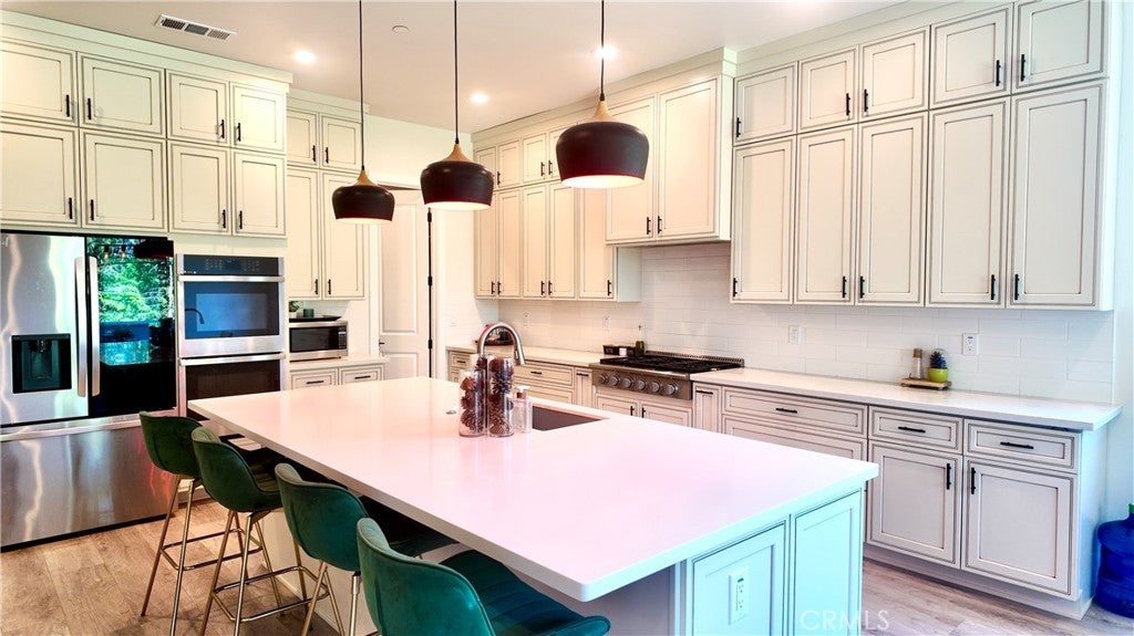 6639 Creekside