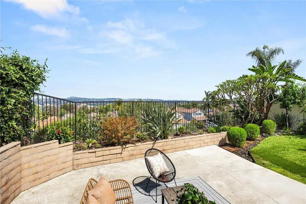 Laguna Niguel, California 92677, United States, 3 Bedrooms Bedrooms, ,3 BathroomsBathrooms,Residential,Active,165998