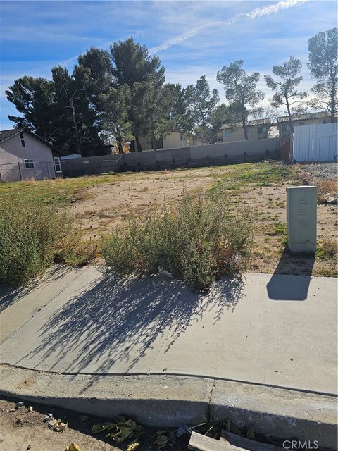 Photo of 15131 Wildrose St, Victorville, CA 92394 (MLS # SR25279836)
