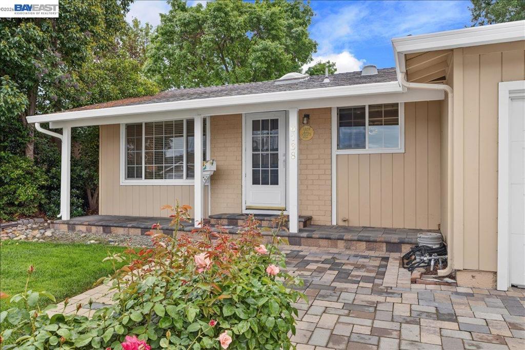 6168 Inglewood Dr