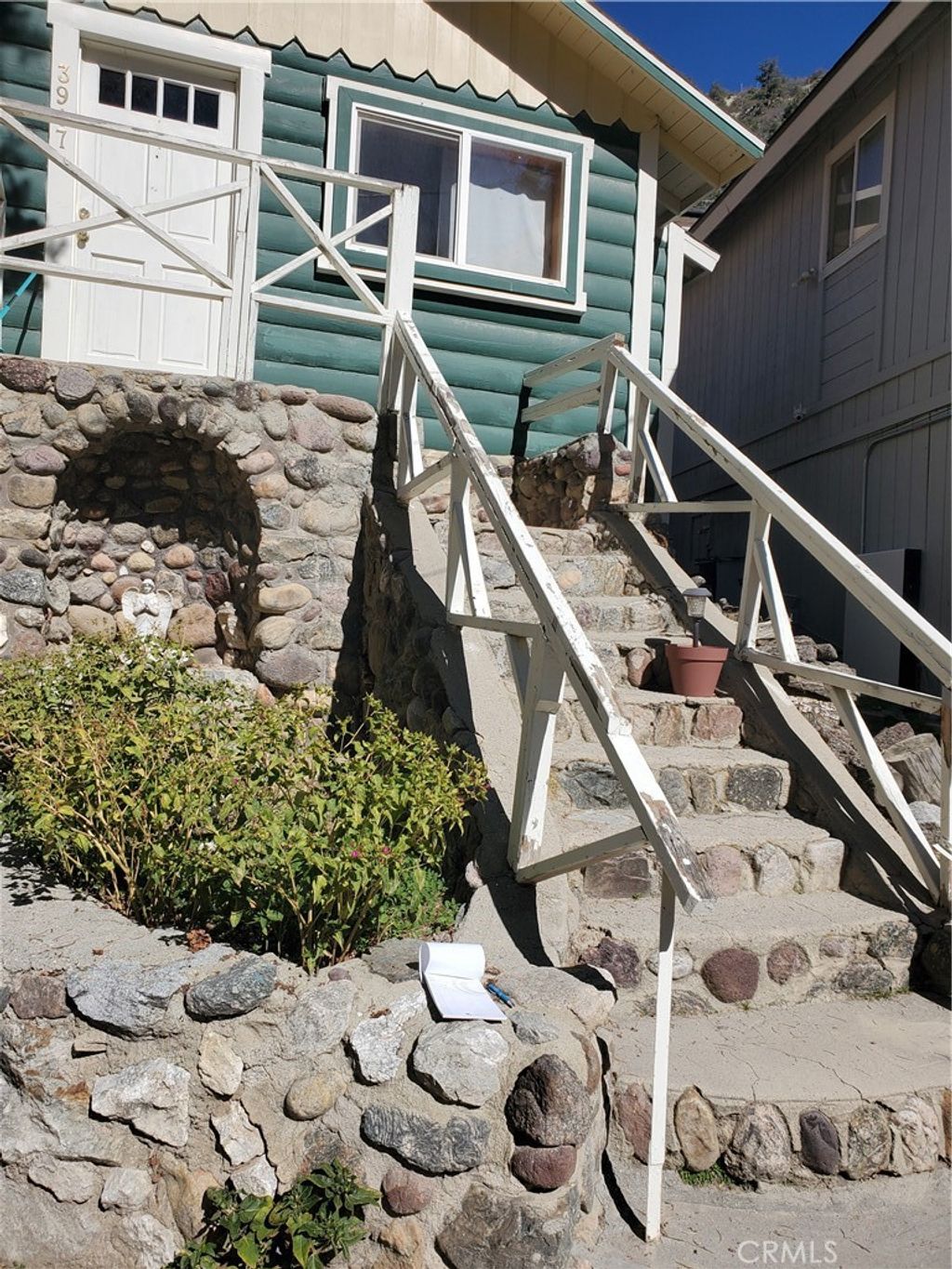 Photo of 3917 Oregon Dr, Frazier Park, CA 93225 (MLS # SR25244277)