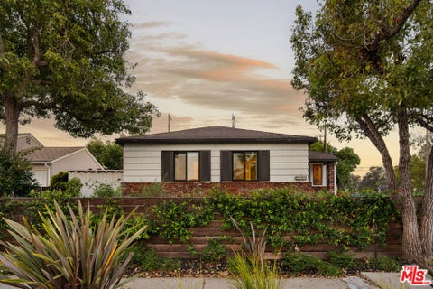 Photo of 5592 W 82nd Street, Los Angeles, CA 90045 (MLS # 26939005)