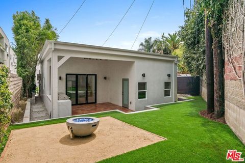 Photo of 8589 Rugby Drive, West Hollywood, CA 90069 (MLS # 25615335)