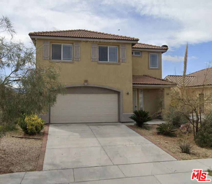 Great property with no HOA. This 4 bedroom 2.5 bathroom home is conveniently located in the heart of the sought after Hesperia close to shopping and restaurants. This is a short sale.