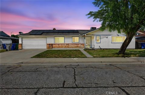 Photo of 301 Beals Dr, Atwater, CA 95301 (MLS # MC26084896)