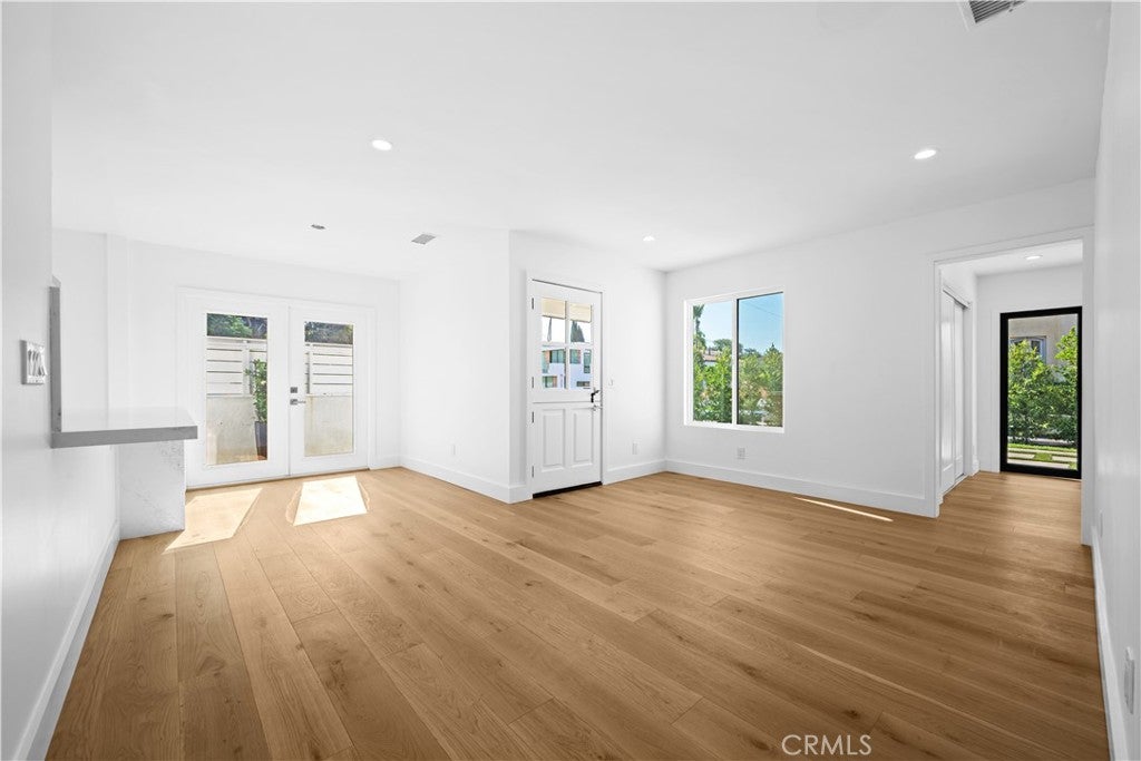 1561 2nd St Street