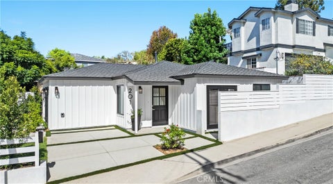 Photo of 1561 2nd St Street, Manhattan Beach, CA 90266 (MLS # PW26194373)
