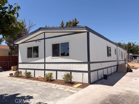 Photo of 19096 Westlawn ST, Hesperia, CA 92345 (MLS # IV26099329)
