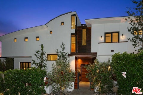 Photo of 1535 Umeo Road, Pacific Palisades, CA 90272 (MLS # 26860867)