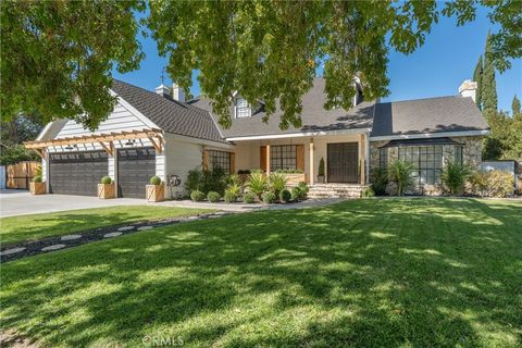 Photo of 2729 Parton Circle, Lancaster, CA 93536 (MLS # SR25241176)