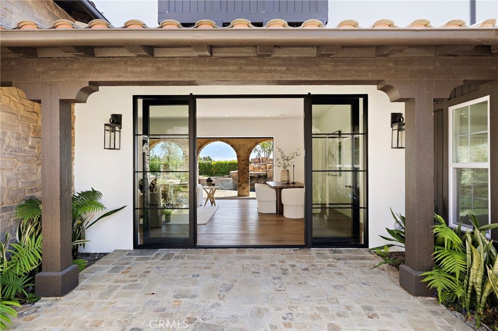 8 Brittlestar Road