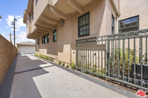 Tiny photo for 1011 Fiske Street, Pacific Palisades, CA 90272 (MLS # 26875289)